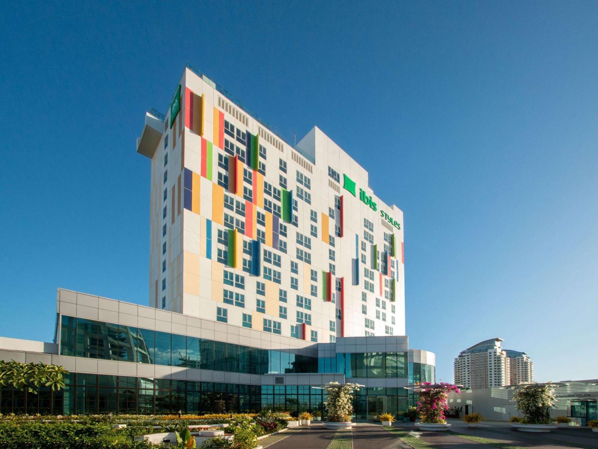Ibis Styles Manila Araneta City Quezon City Exteriör bild