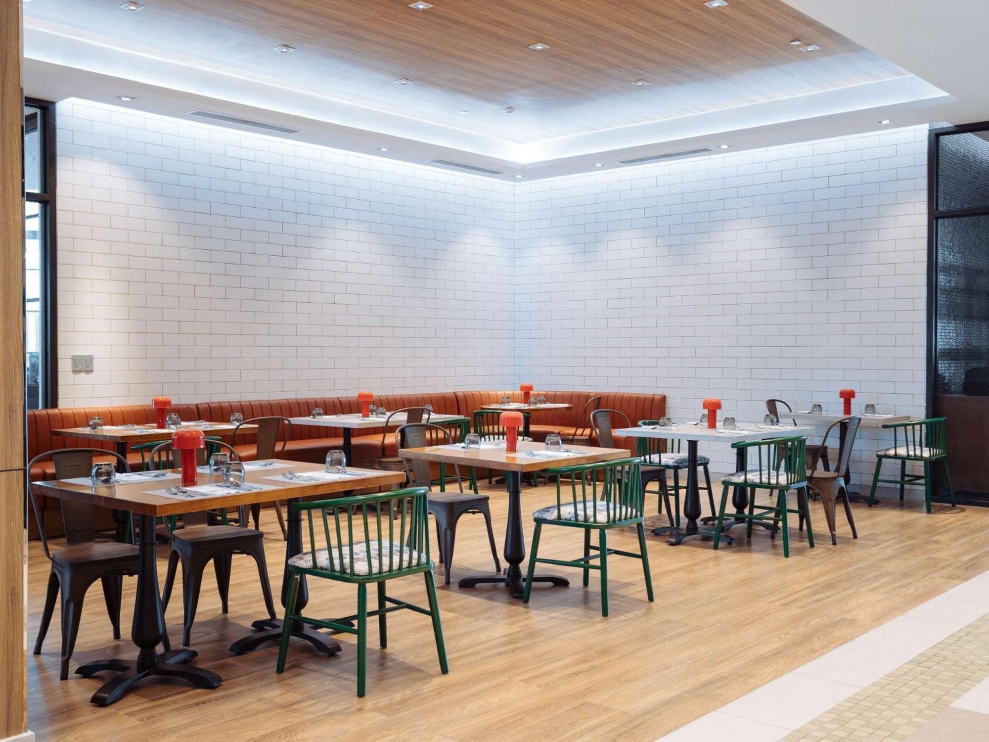 Ibis Styles Manila Araneta City Quezon City Exteriör bild